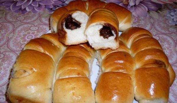 Пухкави кифлички с шоколад по селски