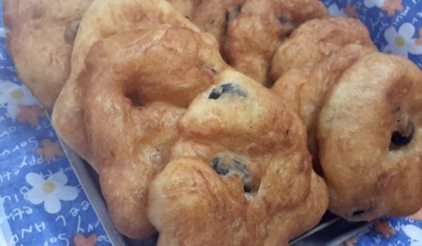 Пухкави мекички с маслини и мас