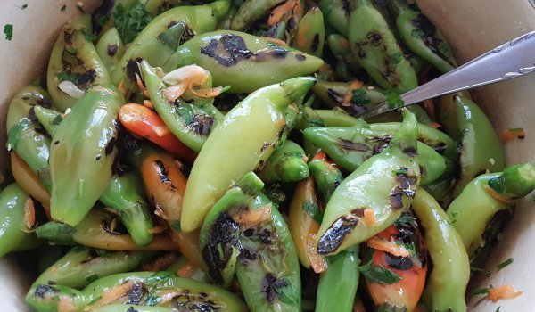 Пукани люти чушки с моркови