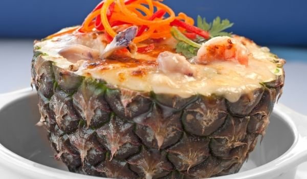 Пълнен ананас