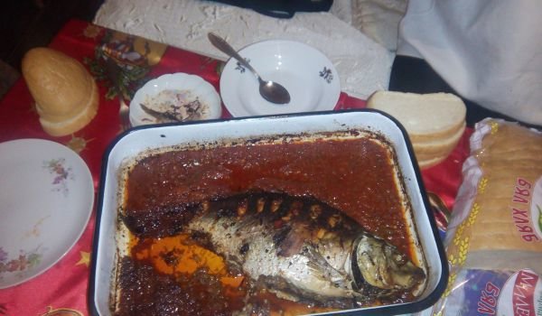 Пълнен шаран с орехи и лук