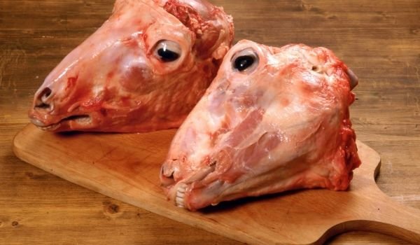 Пълнена агнешка главичка