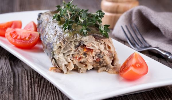 Пълнена скумрия с ориз