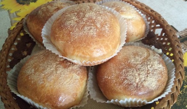 Пълнени чеснови питки с моцарела и пармезан