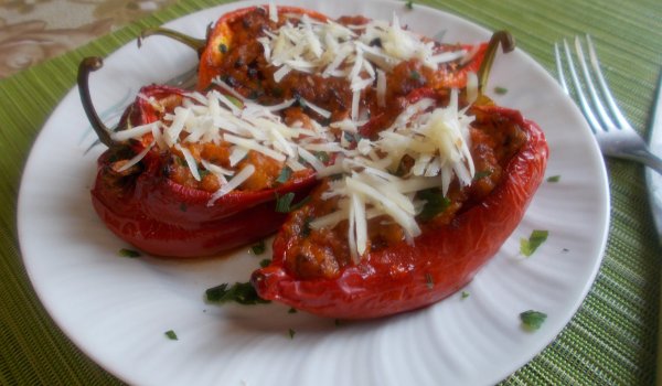 Пълнени чушки Болонезе
