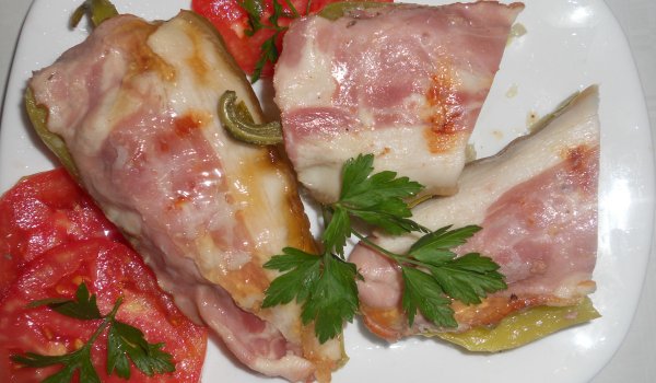 Пълнени чушки на скара