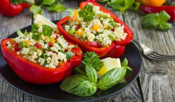 Пълнени чушки с булгур и домати