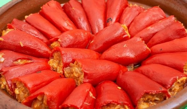 Пълнени чушки с булгур и кисело зеле
