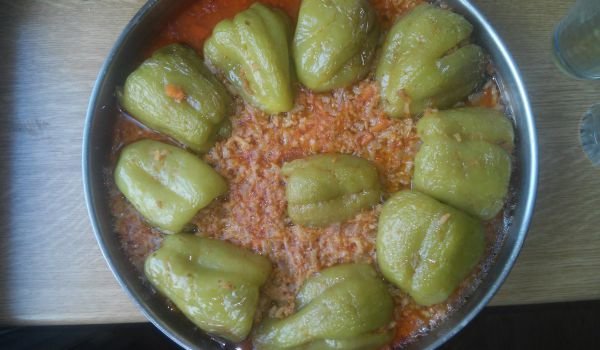 Пълнени чушки с булгур и ориз