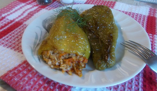 Пълнени чушки с булгур и тиквички