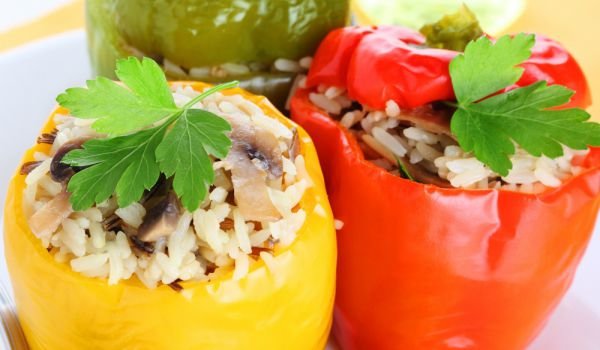Пълнени чушки с гъби и ориз на фурна
