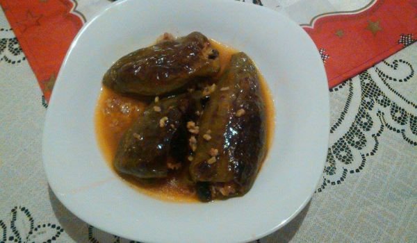 Пълнени чушки с кафяв ориз