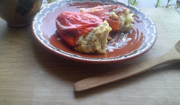 Пълнени чушки с картофи и праз