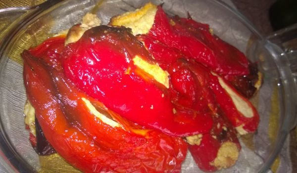 Пълнени чушки с картофи и сирене