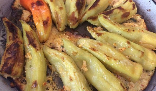 Пълнени чушки с кашкавалена извара