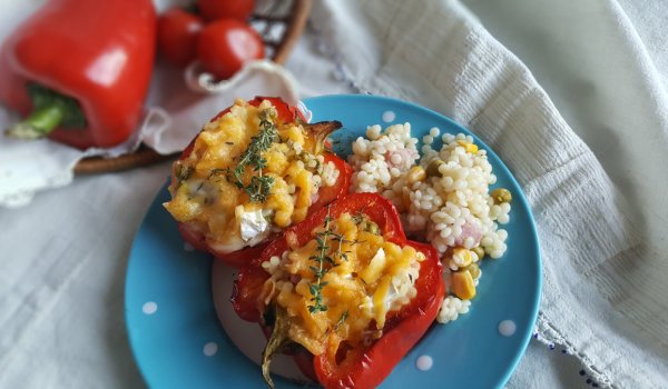 Пълнени чушки с кускус и царевица