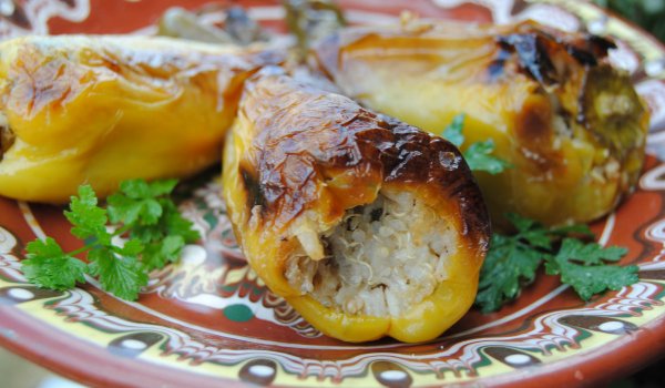 Пълнени чушки с ориз и киноа