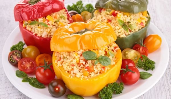 Пълнени чушки с тиквички и кускус