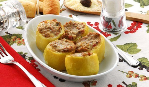 Пълнени чушки в бутер тесто