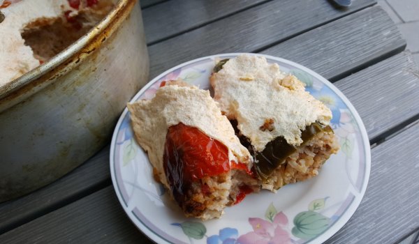 Пълнени чушки в електрическа тенджера