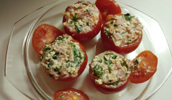 Пълнени домати с бекон и сирене