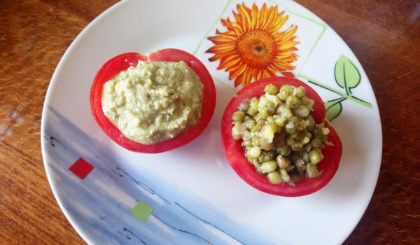 Пълнени домати с боб мунг