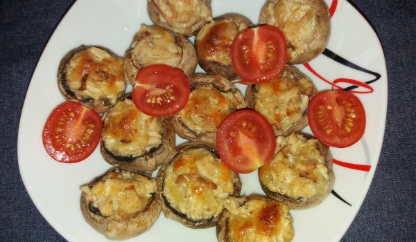 Пълнени гъби с пиле и моцарела