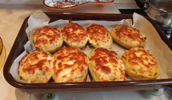 Пълнени Картофи с Гъби и Майонеза