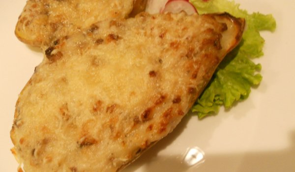 Пълнени картофи с гъби и сметана