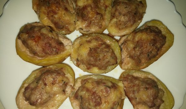 Пълнени Картофи с Кайма и Сметана