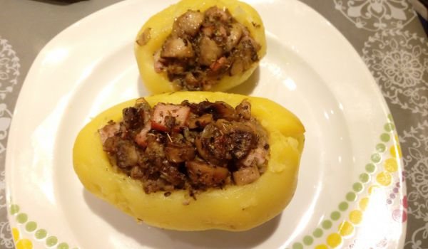 Пълнени картофи с печурки и шунка