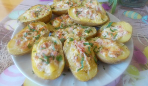 Пълнени картофи с шунка и сметана