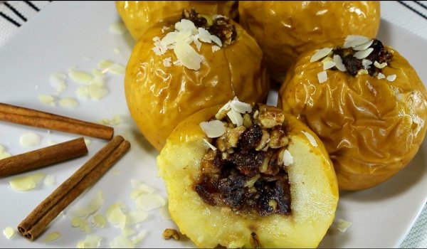 Пълнени коледни ябълки