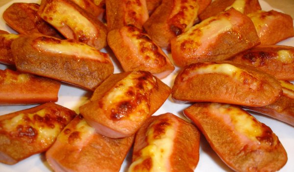 Пълнени кренвирши с кашкавал