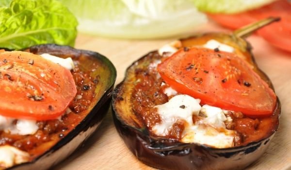 Пълнени патладжани с кайма и Бешамел (Папуцакя)