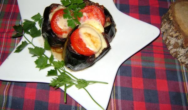 Пълнени патладжани с кайма