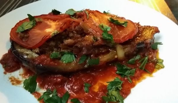 Пълнени патладжани с мляно месо