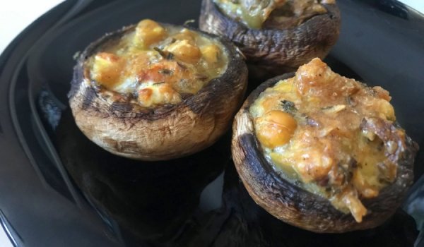 Пълнени печурки с нахут и пармезан