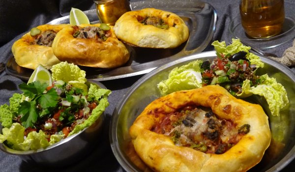 Пълнени питки с кайма и кашкавал