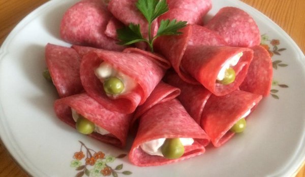 Пълнени слайсове със салата от карфиол
