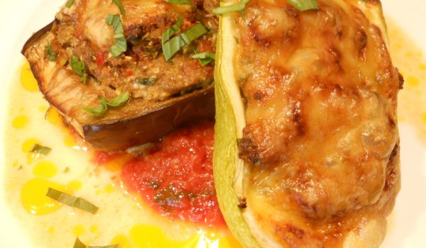 Пълнени тиквички и патладжани с шунка на фурна