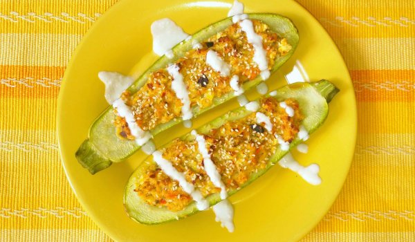 Пълнени тиквички на фурна с извара и маслини