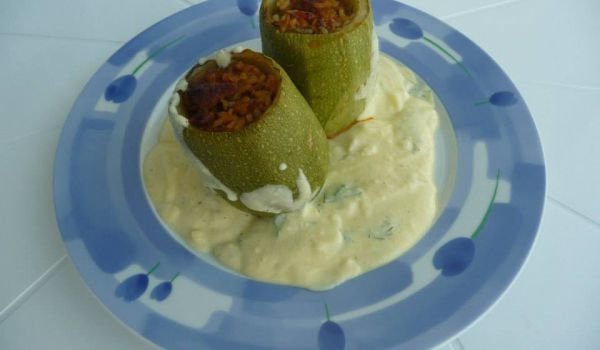 Пълнени тиквички с кайма и ориз