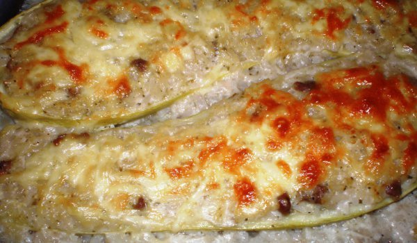 Пълнени тиквички с кълцано месо