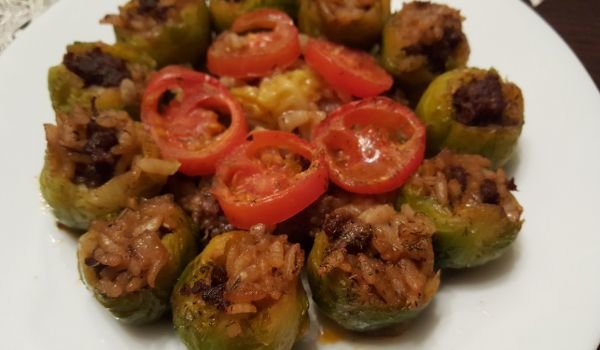 Пълнено брюкселско зеле с пуешко