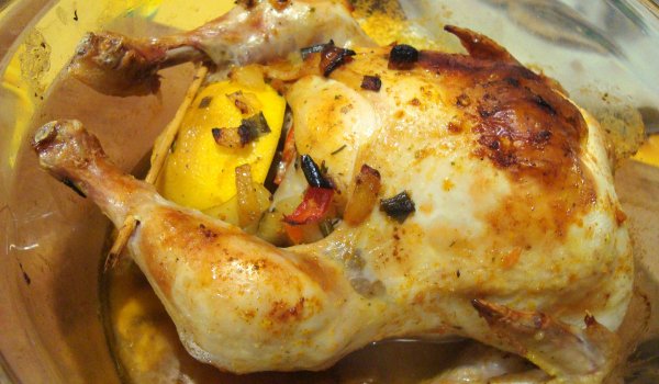 Пълнено пиле с лук и гъби