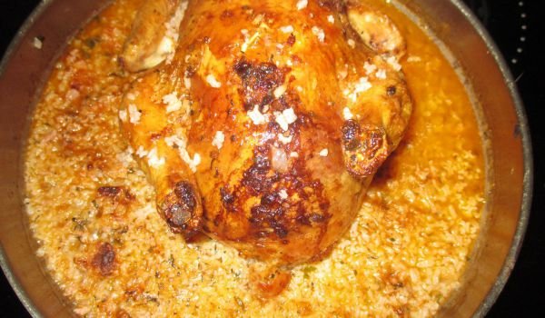 Пълнено пиле с ориз, кайма и зелени подправки