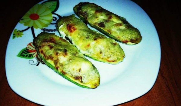 Пълни лодки от тиквички
