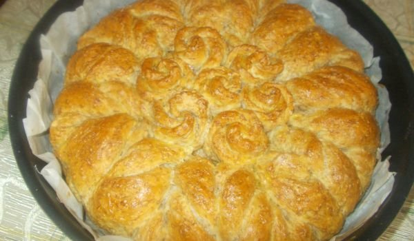 Пълнозърнеста пита с розички