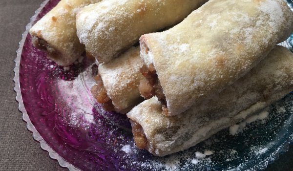 Пурички с ябълки и орехи